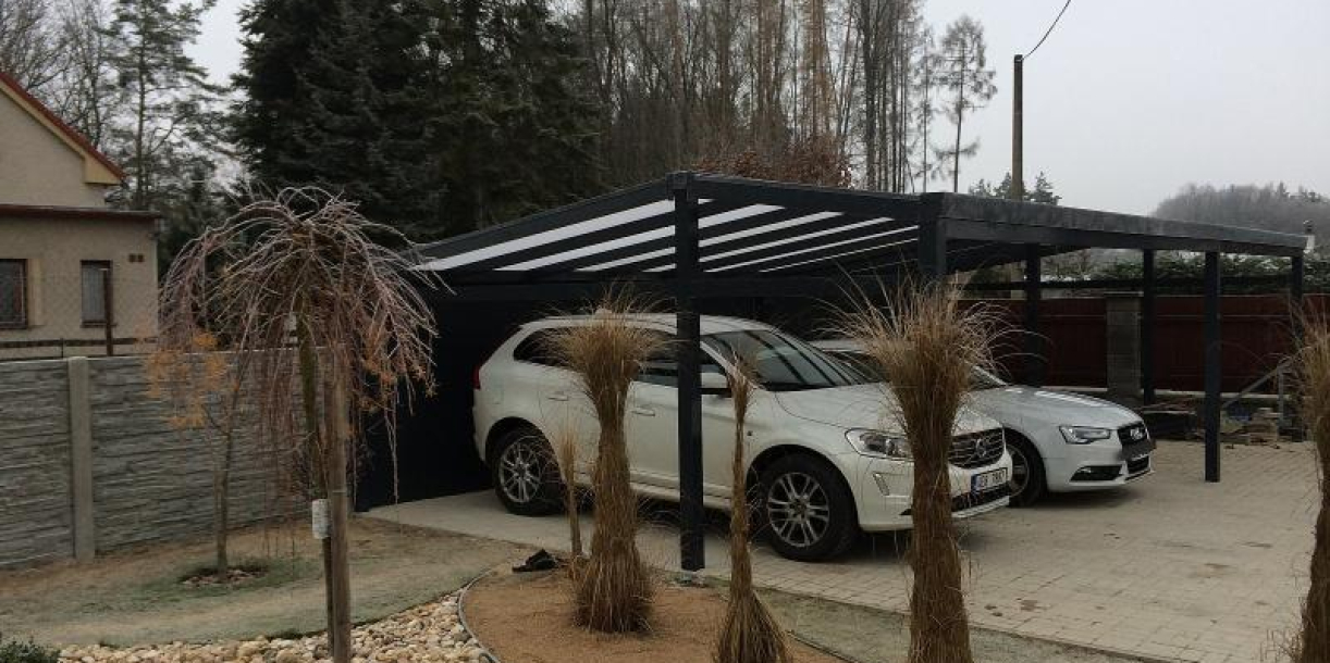 Před návalem sněhu vaše auto ochrání garážové stání