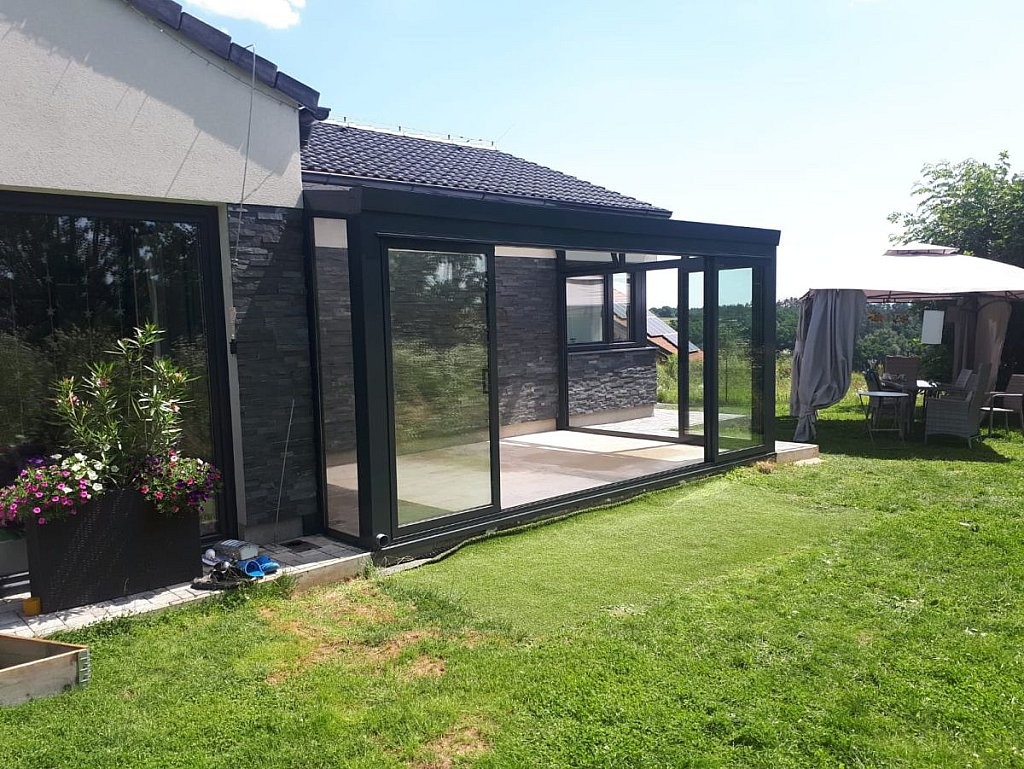 hliníková zimní zahrada s posuvnými dveřmi