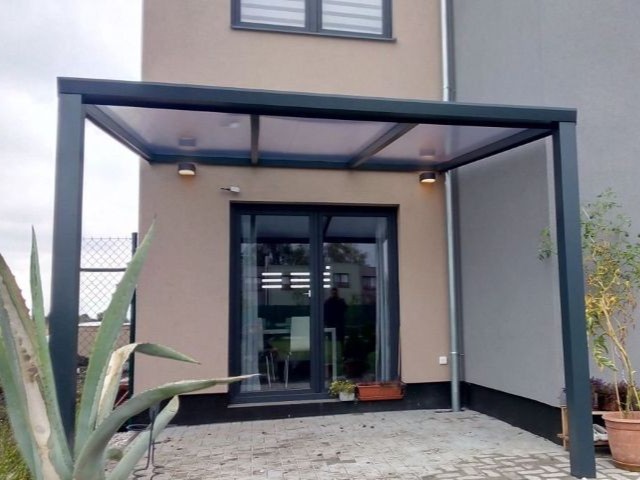 Proč restaurace a kavárny investují do hliníkových pergol