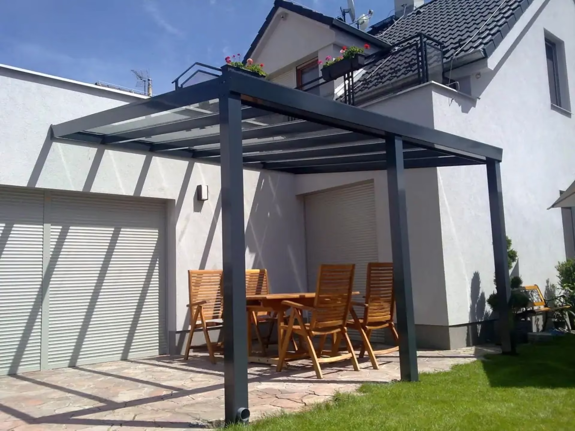 Hliníková pergola nad terasou od ALcentrum